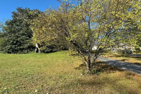 Woods, COLUMBIA, TN 38401