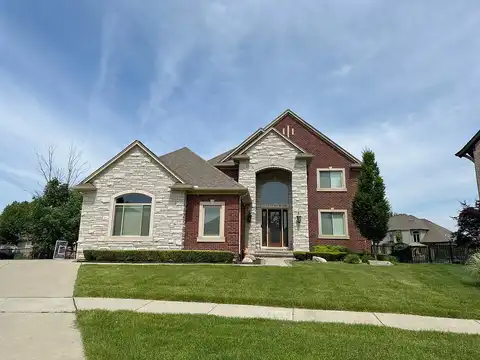 Fort Worth Dr, Macomb, MI 48044