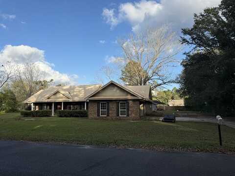 81 Rhett Butler Dr, Baxley, GA 31513