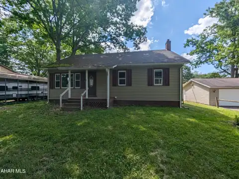 13597 S Eagle Valley Road, Tyrone, PA 16686