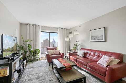 10Th, SAINT PAUL, MN 55101