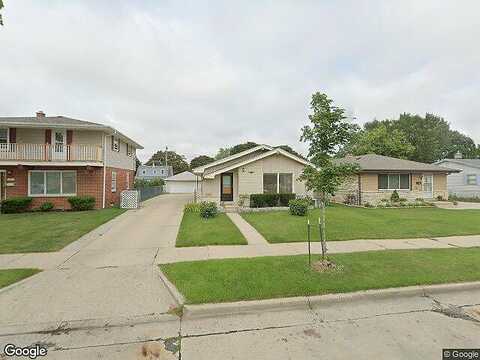 77Th, MILWAUKEE, WI 53218