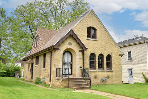 18Th, MILWAUKEE, WI 53209