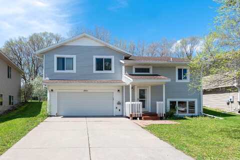 Moore, SAINT PETER, MN 56082