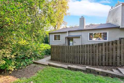 Greenwood, SAINT PAUL, MN 55122