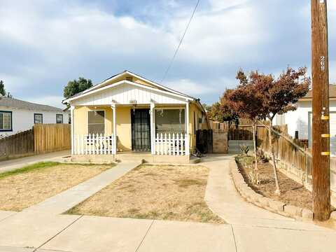 1011 Klein Avenue S, Reedley, CA 93654