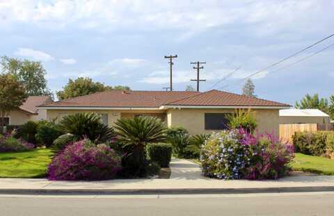 761 Manor Drive S, Kerman, CA 93630