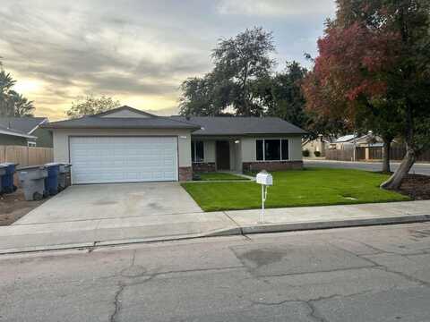 4147 Barcus Avenue N, Fresno, CA 93722
