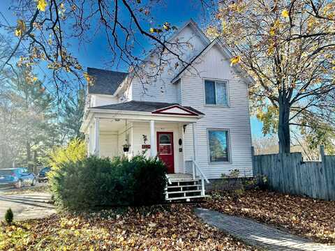 425 W LINCOLN AVENUE, CHEBOYGAN, MI 49721