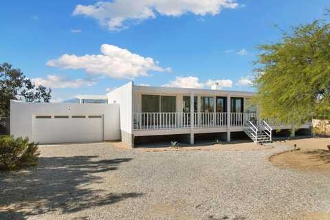 6946 Lennox Avenue, Yucca Valley, CA 92284