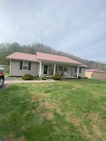 1177 S Puncheon creek RD Royalton, Salyersville, KY 41465