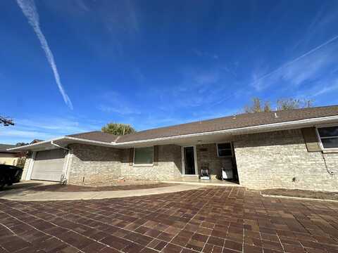 3320 Cheyenne Dr, Woodward, OK 73801