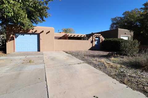 702 Dallas Street NE, Albuquerque, NM 87108