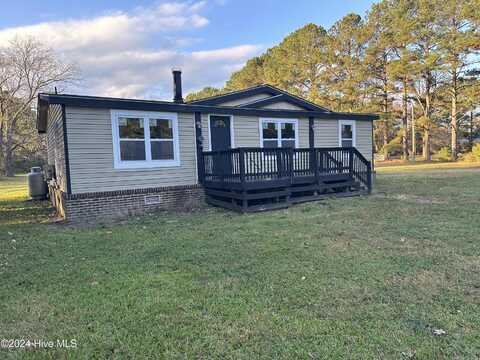 1380 Middle Swamp Road, Corapeake, NC 27926