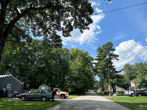 Salisbury, DRACUT, MA 01826