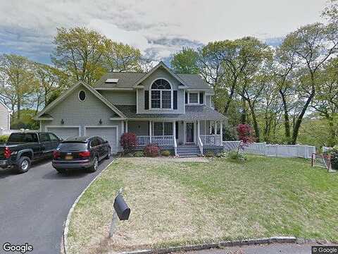 North, CENTERPORT, NY 11721