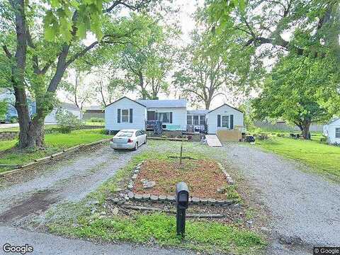Cottage, INDEPENDENCE, MO 64055
