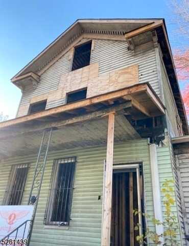 Maple, EAST ORANGE, NJ 07017