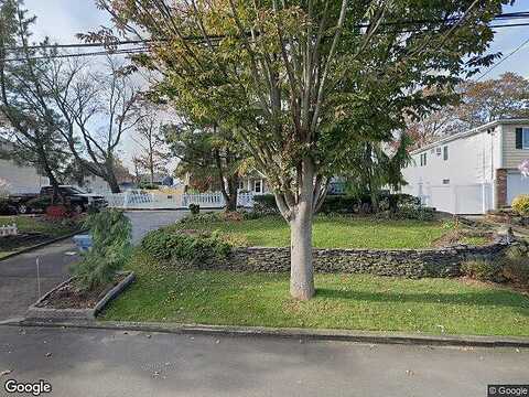 East, LINDENHURST, NY 11757