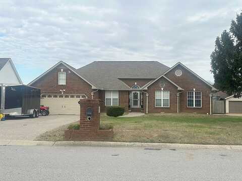 Mcclain, CLARKSVILLE, TN 37040