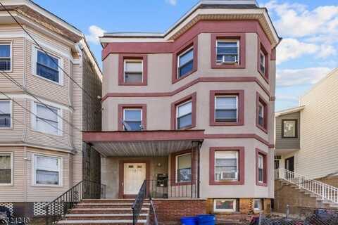 82 S 13th St, Newark, NJ 07107