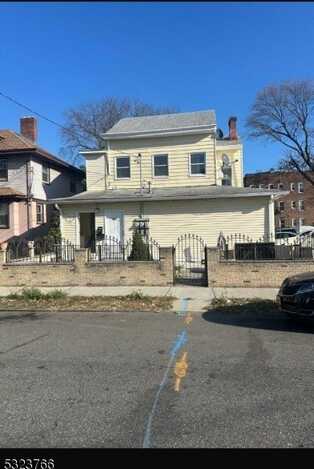 271 - 273 E 32nd St, Paterson, NJ 07504