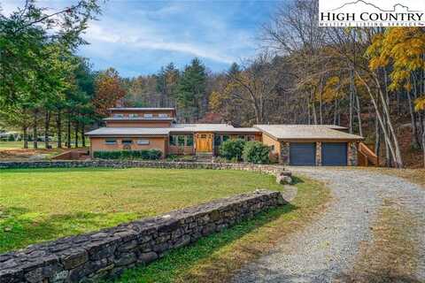 949/951 Watauga River Road, Sugar Grove, NC 28679