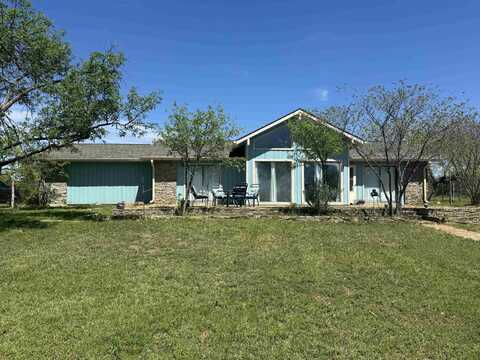 205 Rio Llano Dr. E, Llano, TX 78643