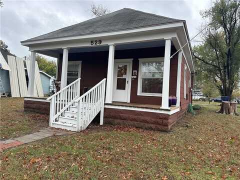 529 W Vernon Street, Nevada, MO 64772