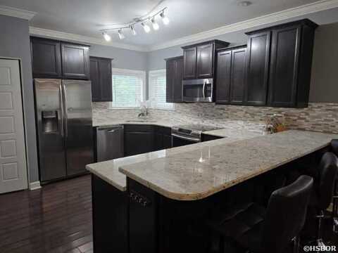 1133 AIRPORT Road, Hot Springs, AR 71913