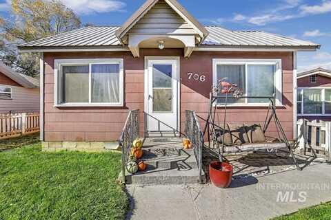 706 Adell Ave, Filer, ID 83328