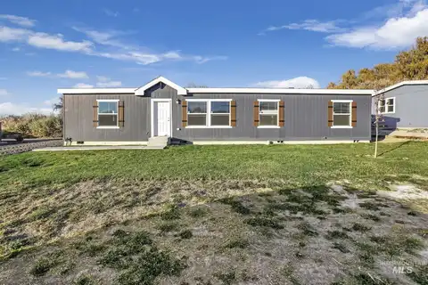 131 Sunset Dr N, Hagerman, ID 83332