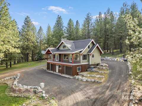 1286 Shore Drive, Cascade, ID 83611
