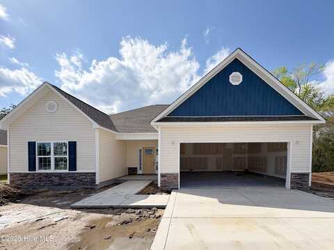 493 Pebble Shore Drive, Sneads Ferry, NC 28460