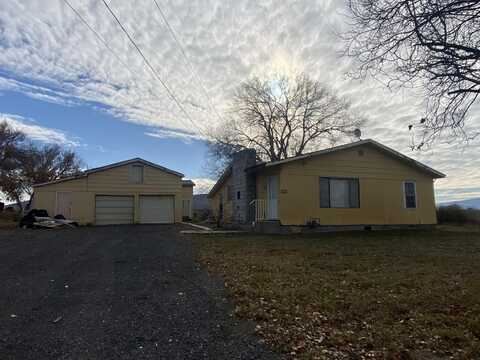 2202 Joe Wright Road, Klamath Falls, OR 97603