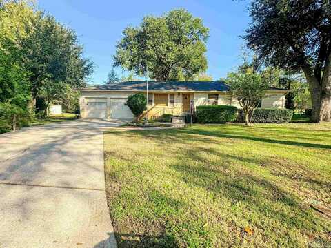 215 Oxford Ln, Longview, TX 75601