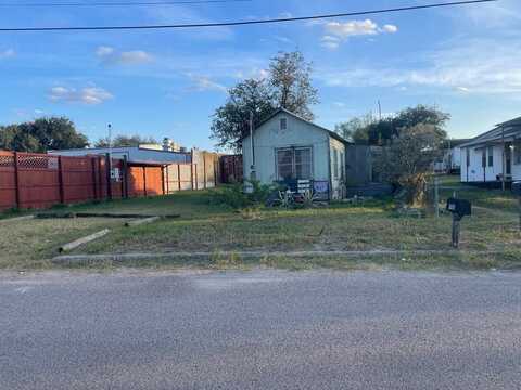 105 Alvarado Street, Hebbronville, TX 78361