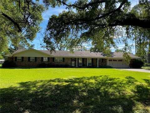 713 PARKWAY Drive, Natchitoches, LA 71457