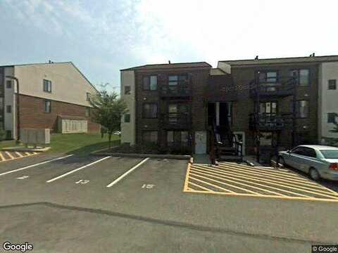 Hilltop Dr, Brookhaven, PA 19015