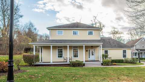 111 Periwinkle Drive, Middlebury, CT 06762