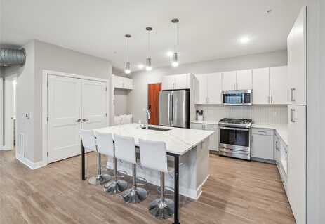 450 SW 7th Street unit: 208, Des Moines, IA 50309