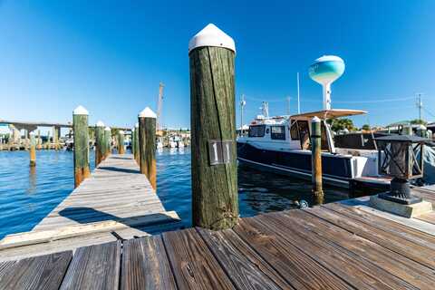 228 Amberjack Drive, Fort Walton Beach, FL 32548