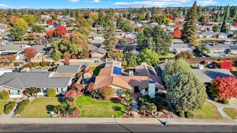 2558 15Th Avenue, Kingsburg, CA 93631