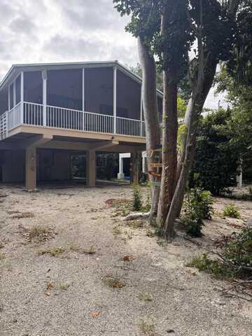 32 Pompano Avenue, Key Largo, FL 33037