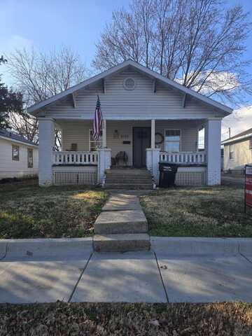 2135 N Rogers Avenue, Springfield, MO 65803