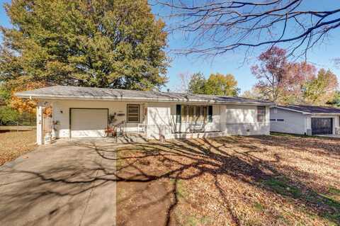 1865 E Edgewood Street, Springfield, MO 65804