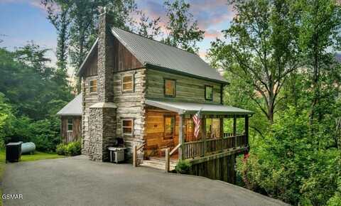 636 Jess Field Road, Gatlinburg, TN 37738