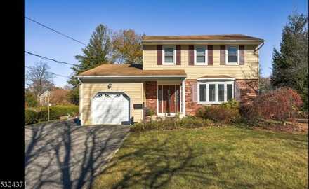 52 Fisher Ave, Washington, NJ 07882