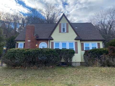 1208 Pompton Ave, Cedar Grove, NJ 07009