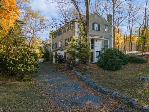 320 Runnymede Rd, Essex Fells, NJ 07021